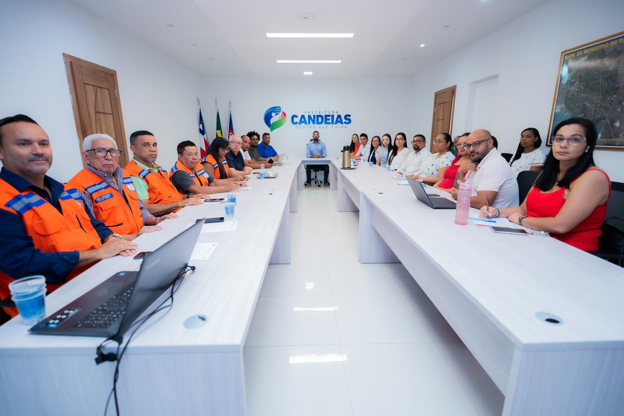 Candeias: Prefeito reúne equipe técnica para tomar novas medidas de segurança sobre o El Niño